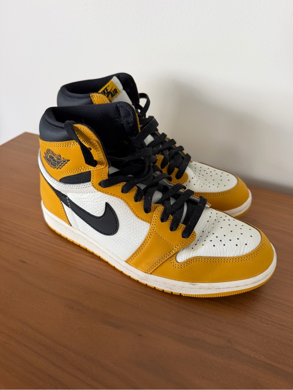 Nike Air Jordan 1 Retro High OG "Taxi / Yellow Ochre" Sneakers Size US 10 men
